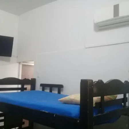 Hostal La Muralla Hostel